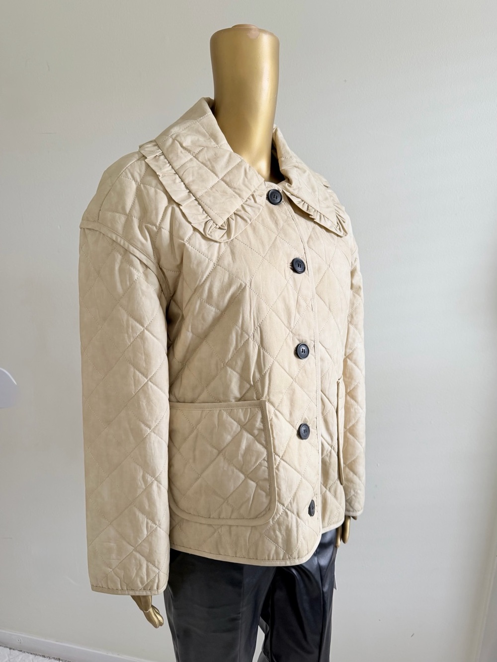 Quilted Ruffle-Collar Puffer Jacket - Beige - Picture 5 of 11